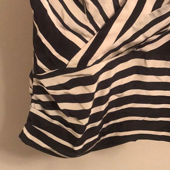 J Crew Cross Front Silk Tank - Size 0 - Picture 4 of 7